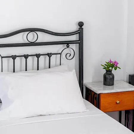 Sofia Apartments By The Sea Apartahotel
