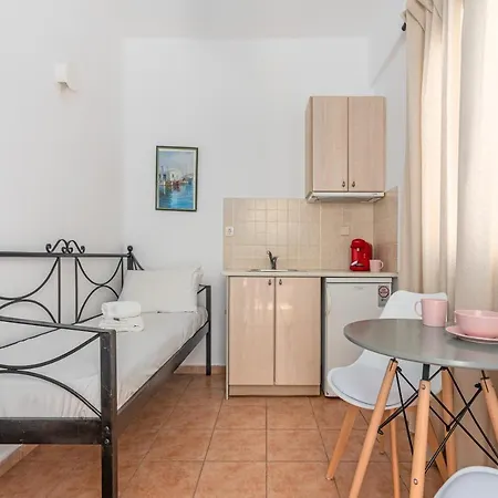 Апарт-отель Sofia Apartments By The Sea